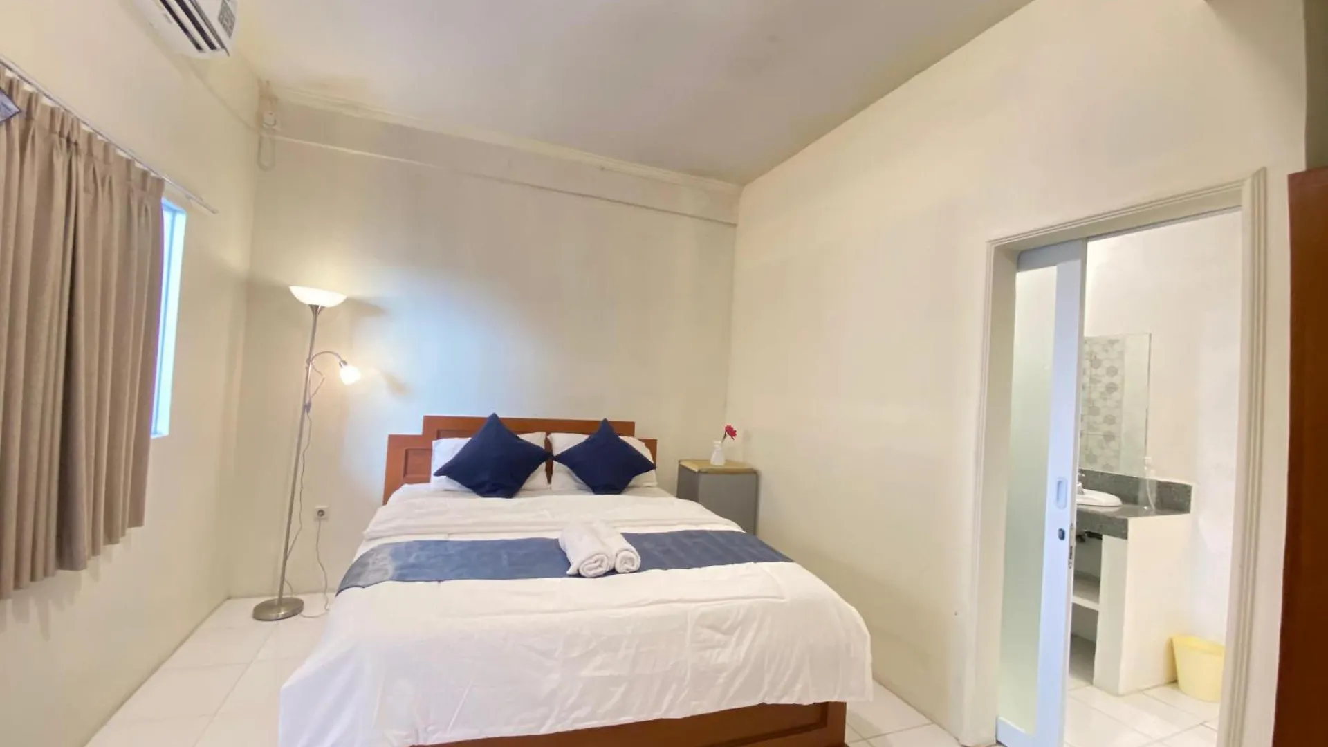 Cozy Room Kuta - 1 Minutes To The Beach By Micky Studio Legian  Indonesia